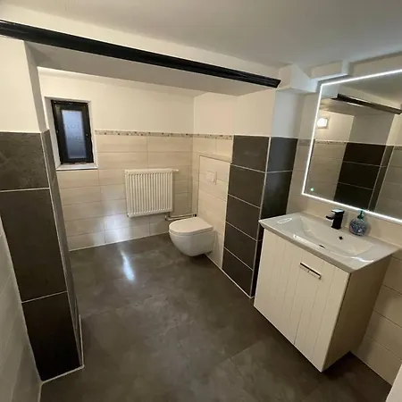 Schoenes Reihenhaus Mit Garten בית נופש מגדבורג