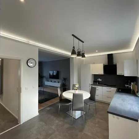 Vakantiehuis Schoenes Reihenhaus Mit Garten