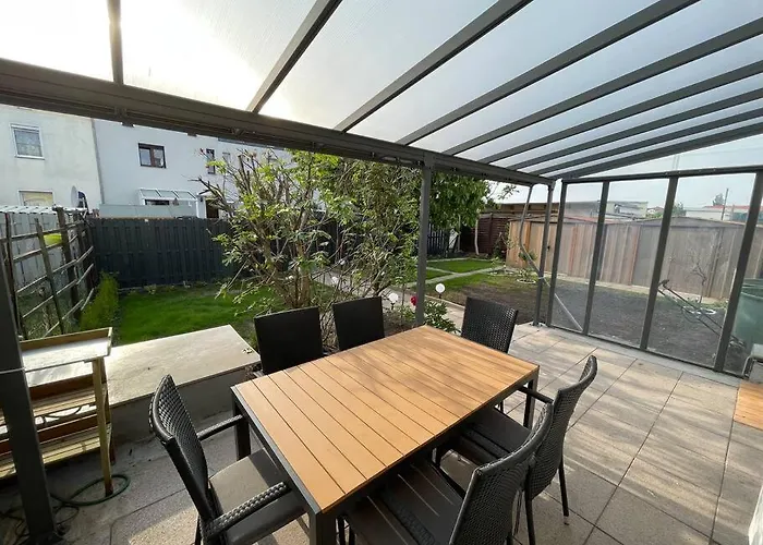 Schoenes Reihenhaus Mit Garten * Magdeburgo